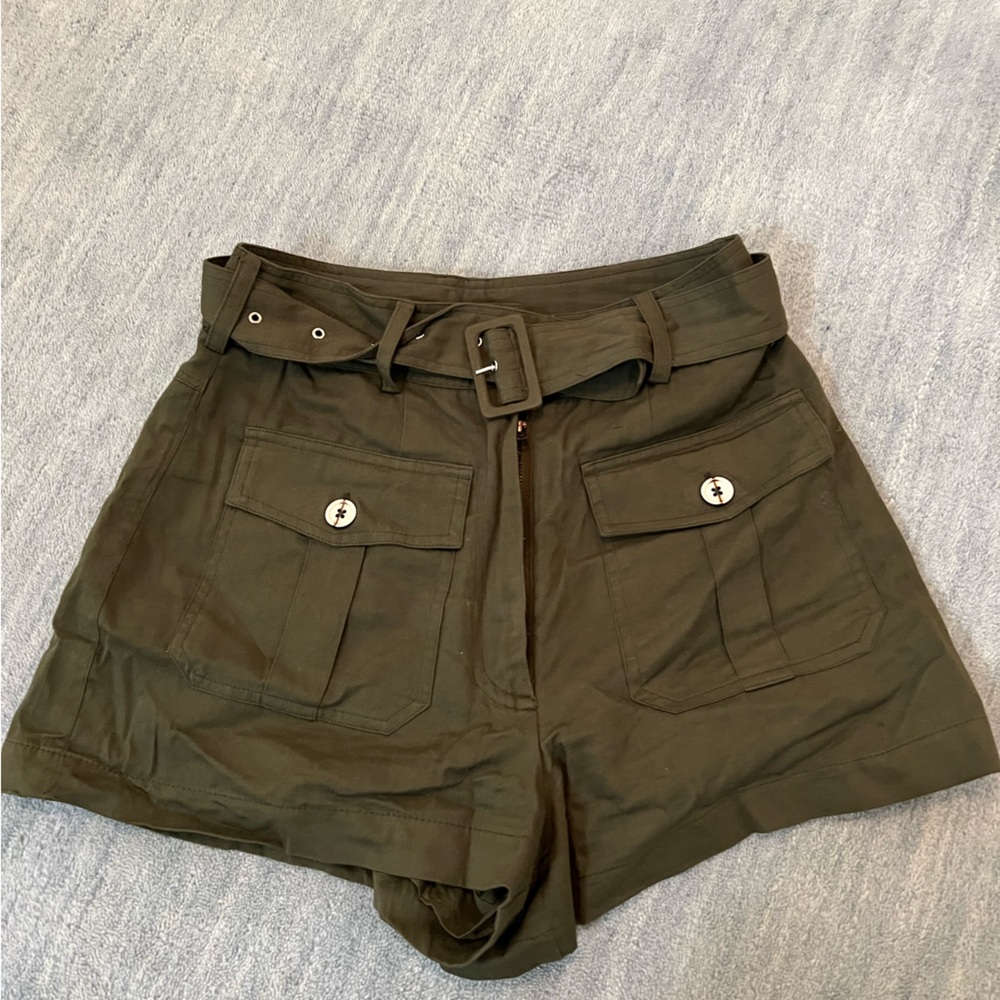 Red Carter army green shorts